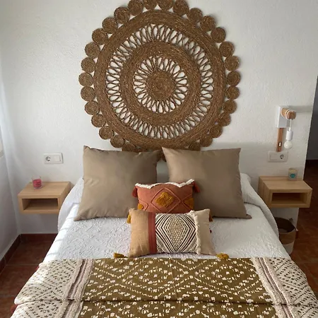 Casa Del Pez Vivienda A Pie De Calle En A 250 Metros De La Playa *